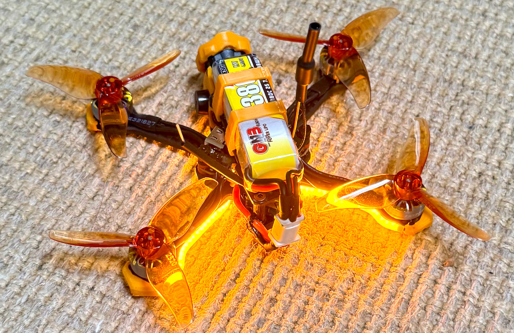Kayoumini - kleiner Freestyle Copter